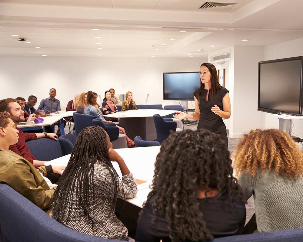 mba-classroom-discussion